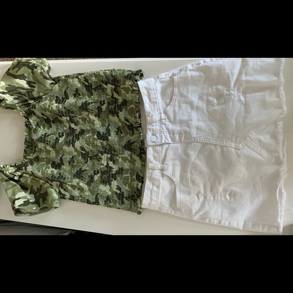 SHIRT WITH SHORTS OUTFIT SIZE 14/16 Juniors
